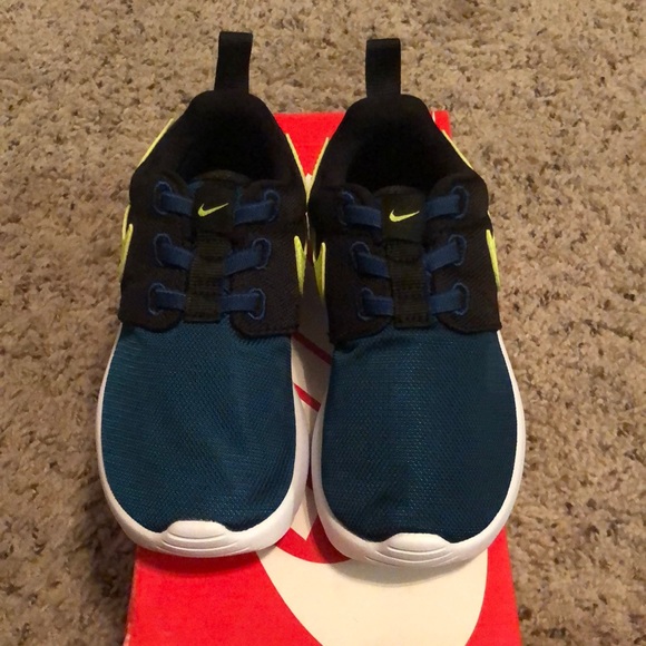 Nike Other - NIB Nike Rosha One (TDV) Toddler Running Shoe